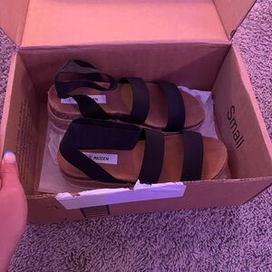 BRAND NEW Steve Madden sandals!